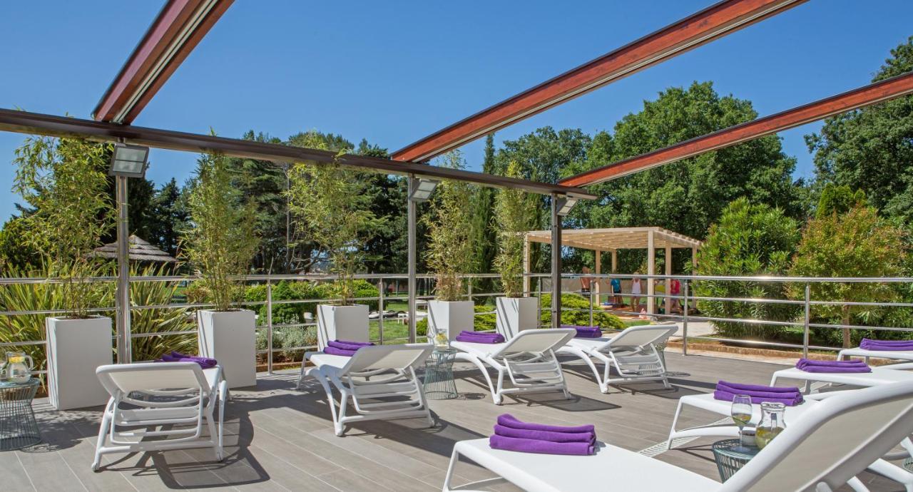 Arena Hotel מדולין מראה חיצוני תמונה