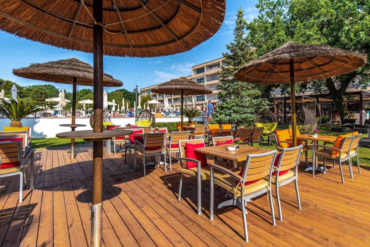 Arena Hotel מדולין מראה חיצוני תמונה