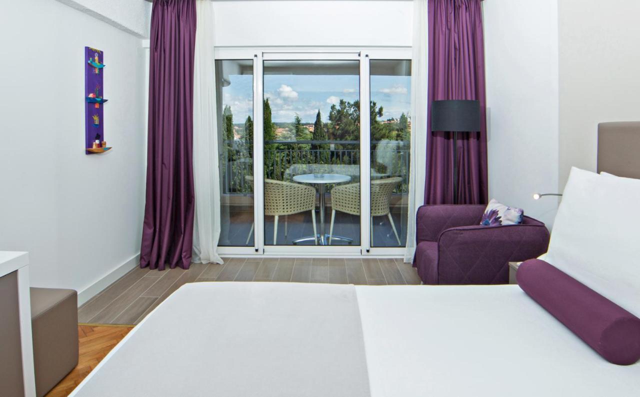 Arena Hotel מדולין מראה חיצוני תמונה