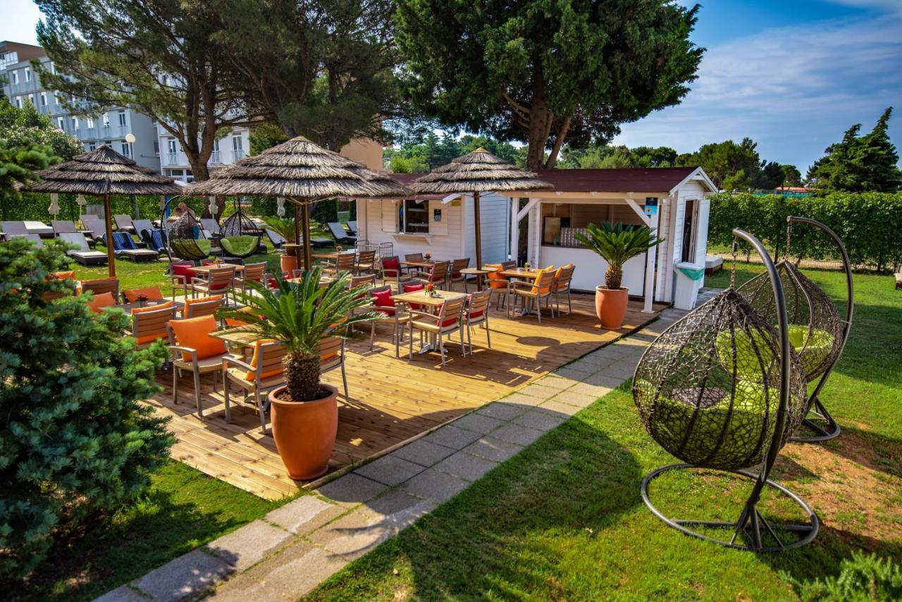 Arena Hotel מדולין מראה חיצוני תמונה