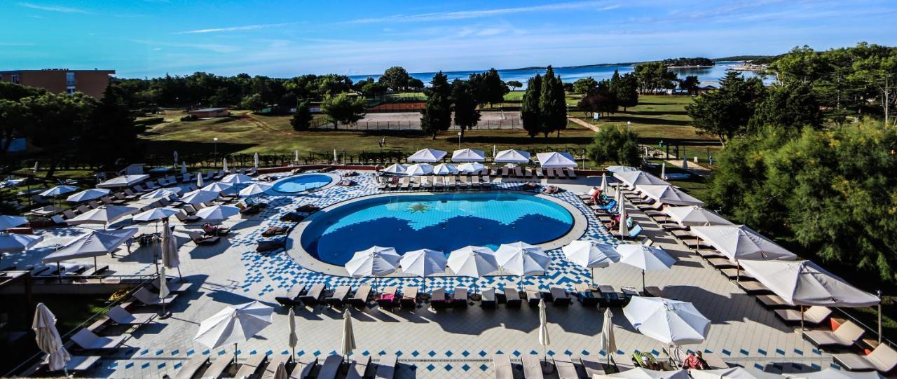 Arena Hotel מדולין מראה חיצוני תמונה