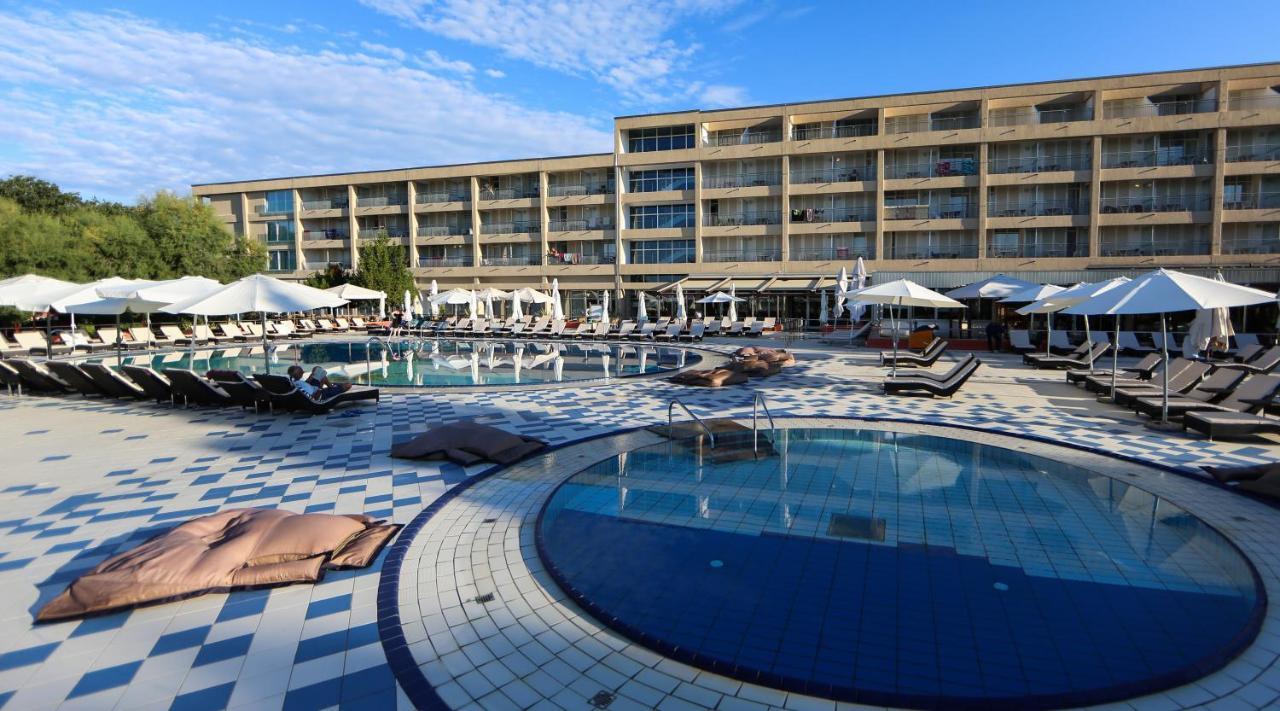 Arena Hotel מדולין מראה חיצוני תמונה