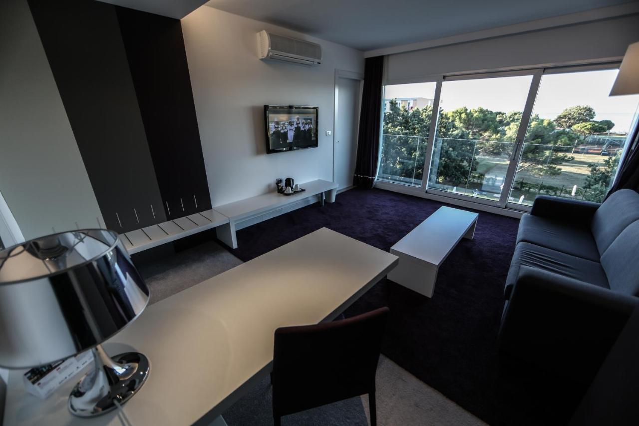 Arena Hotel מדולין מראה חיצוני תמונה