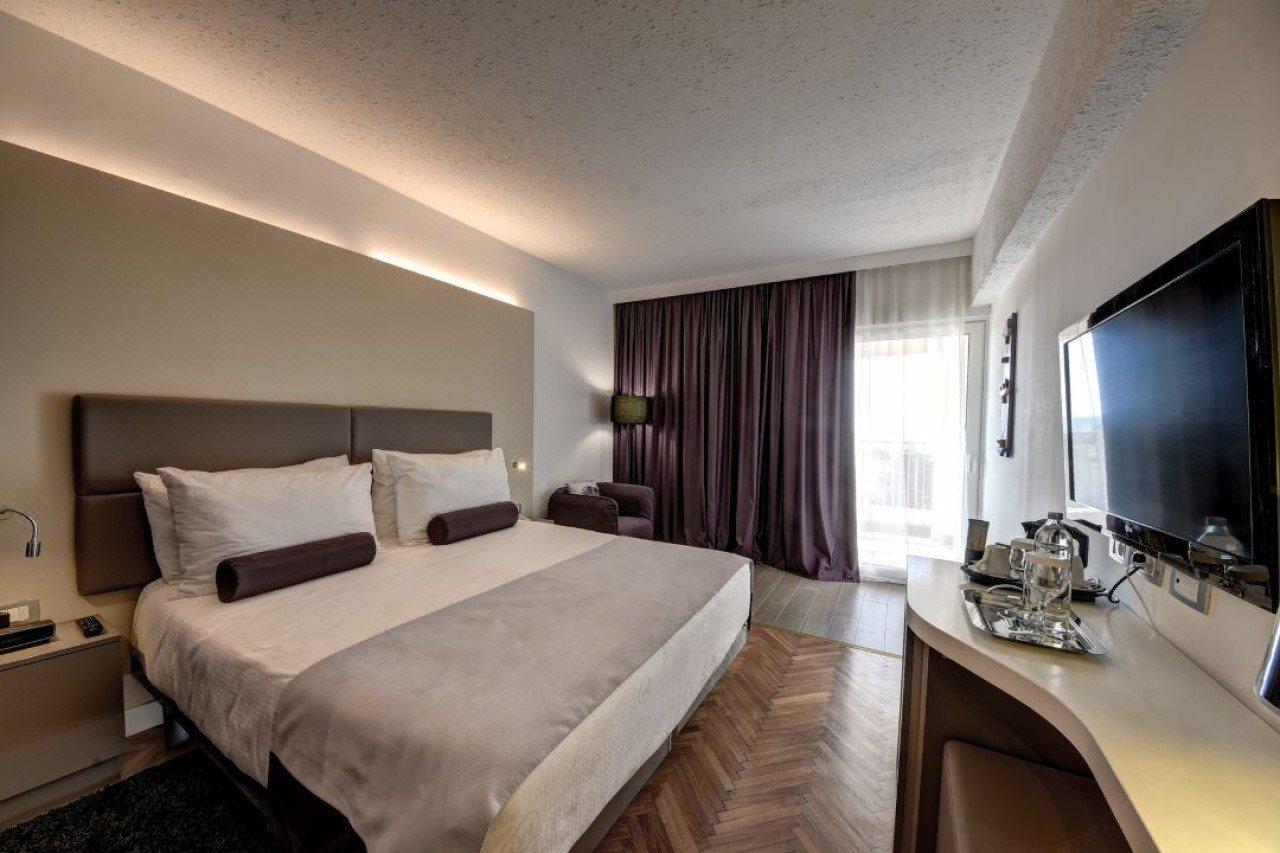 Arena Hotel מדולין מראה חיצוני תמונה