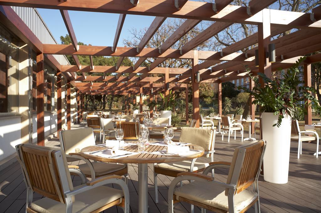 Arena Hotel מדולין מראה חיצוני תמונה